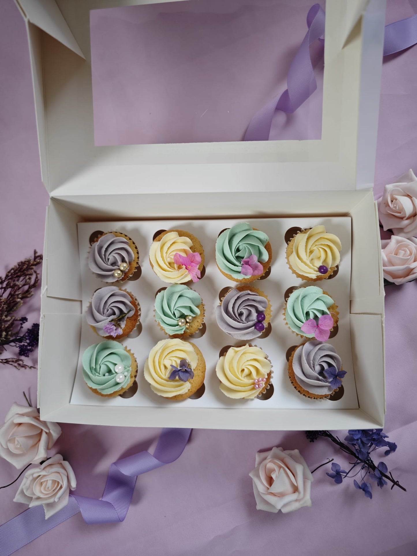 Mini Cupcakes Box of 12