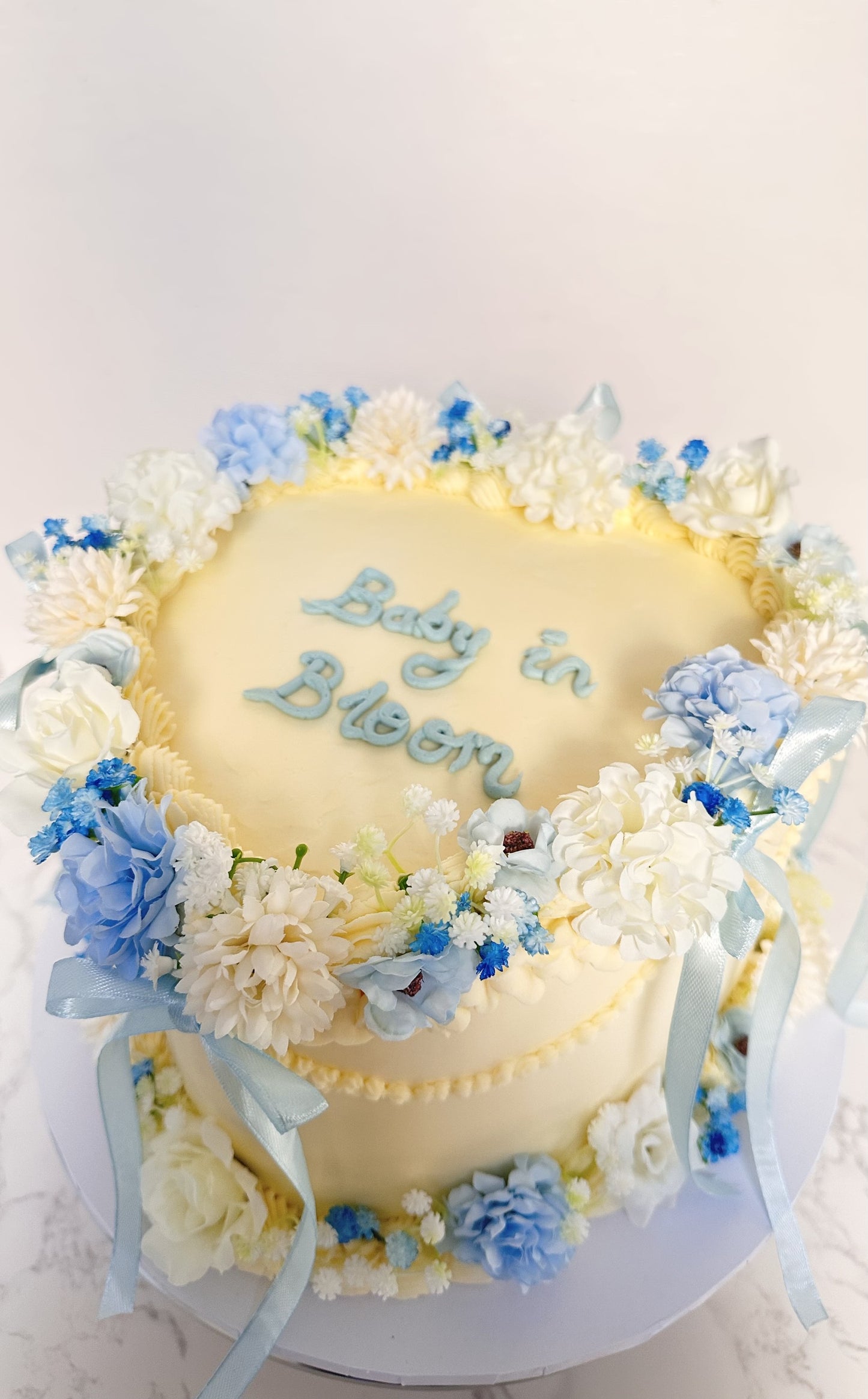 Vintage heart cake floral
