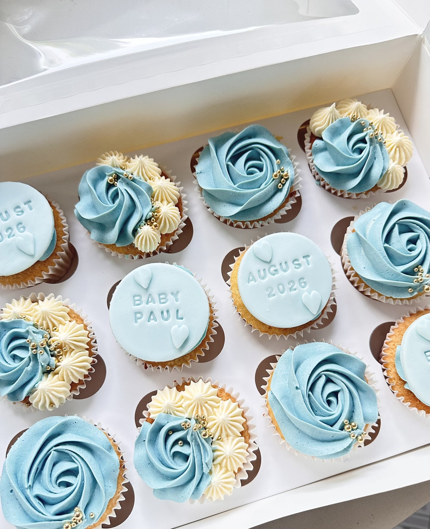 Baby shower cupcakes