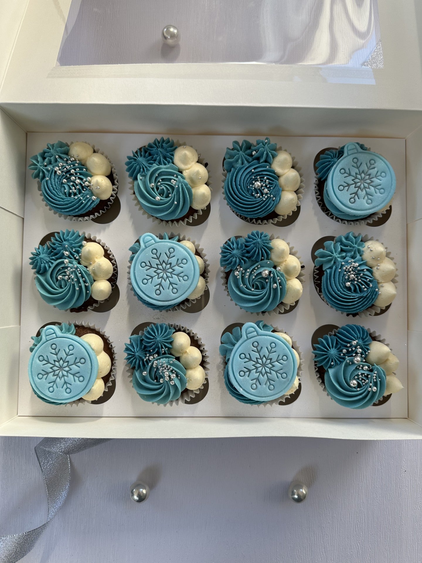 Christmas cupcakes - Snowflakes