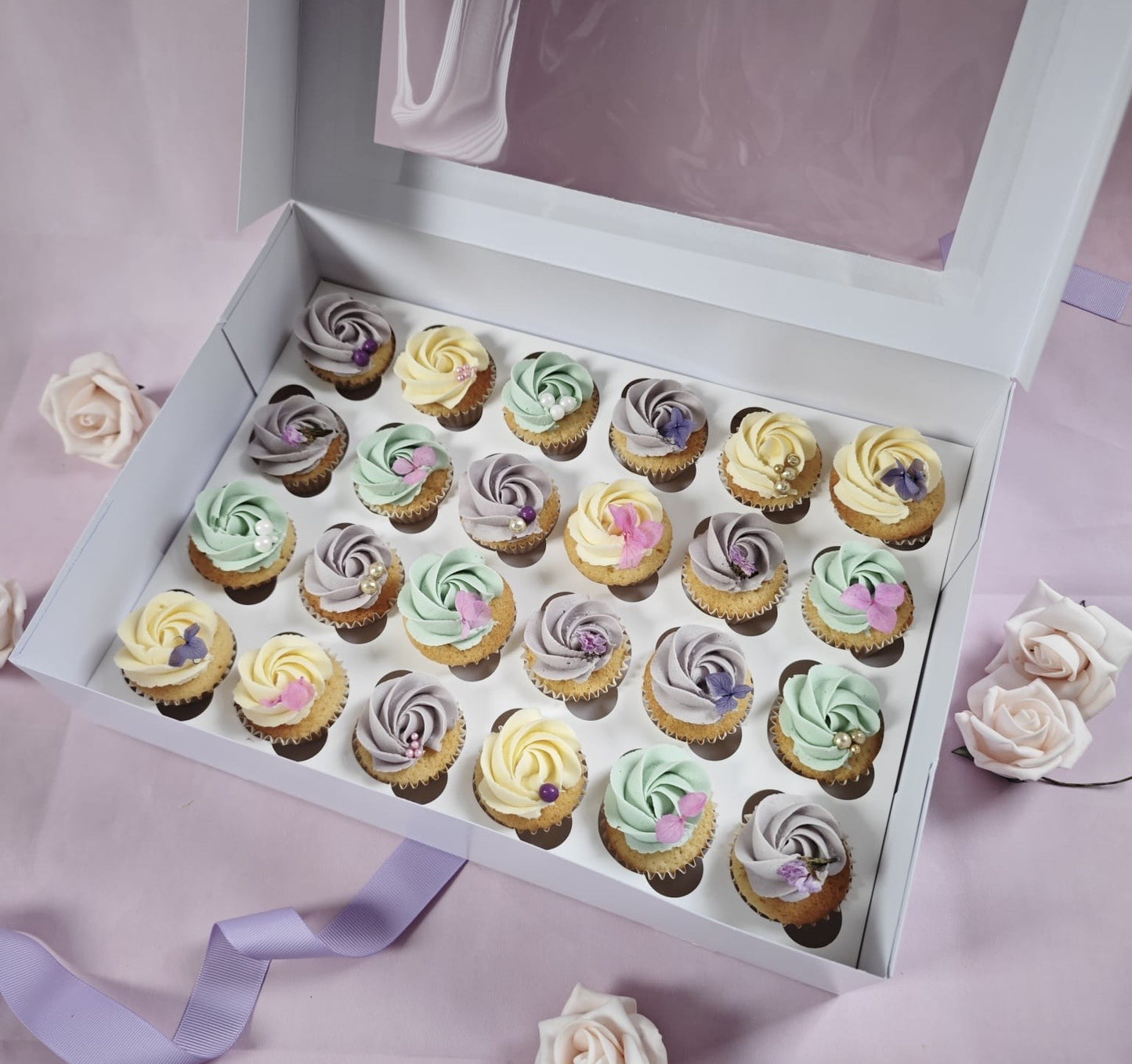 MINI CUPCAKES - Floral Pastels