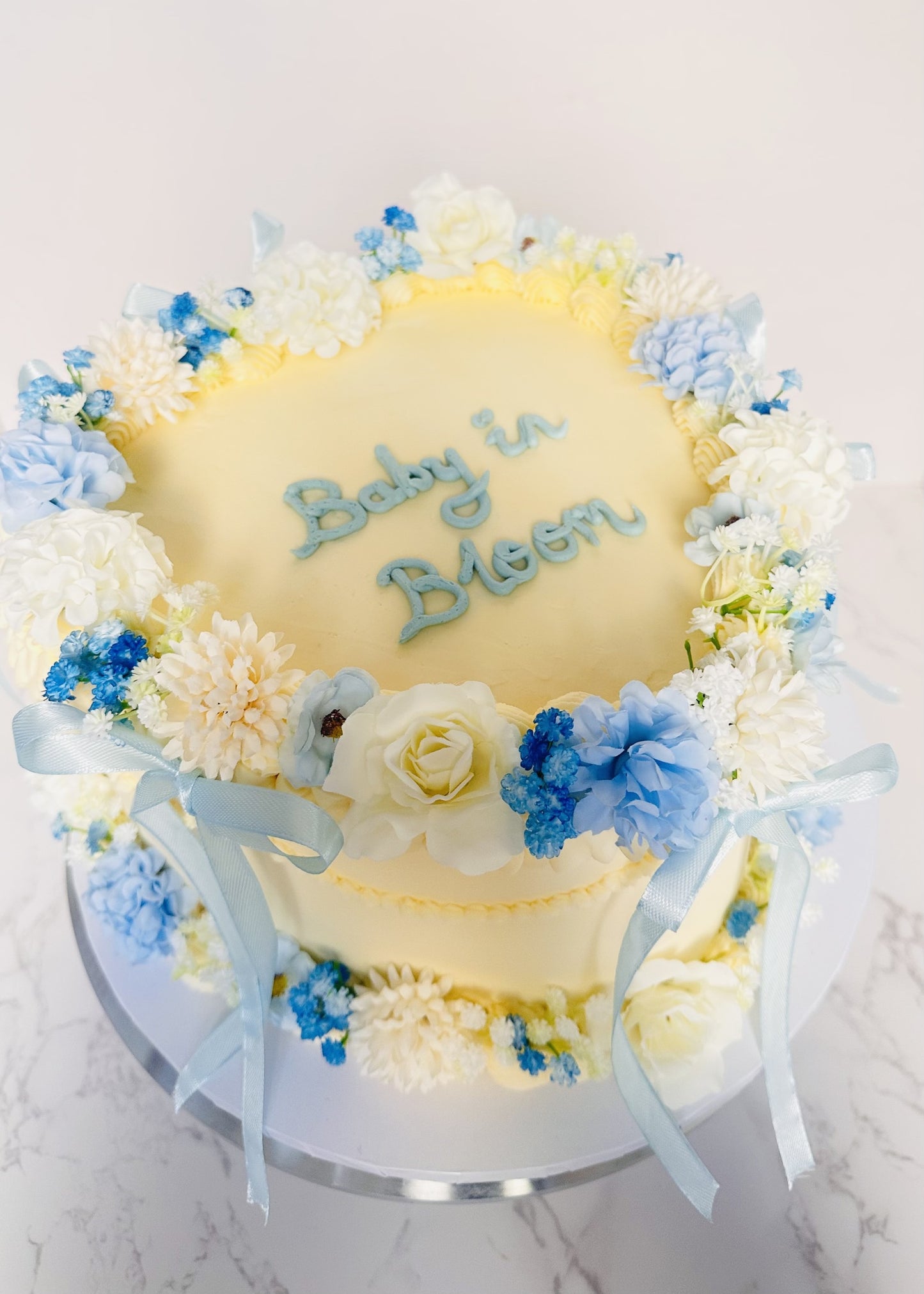 Vintage heart cake floral