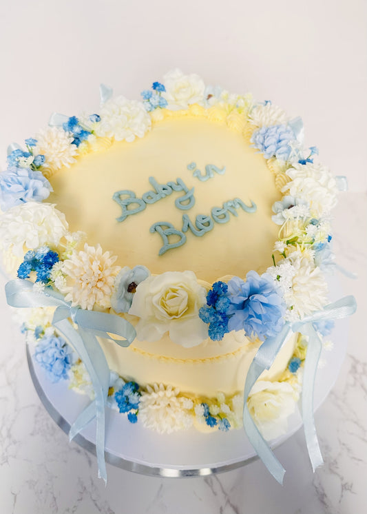 Vintage heart cake floral