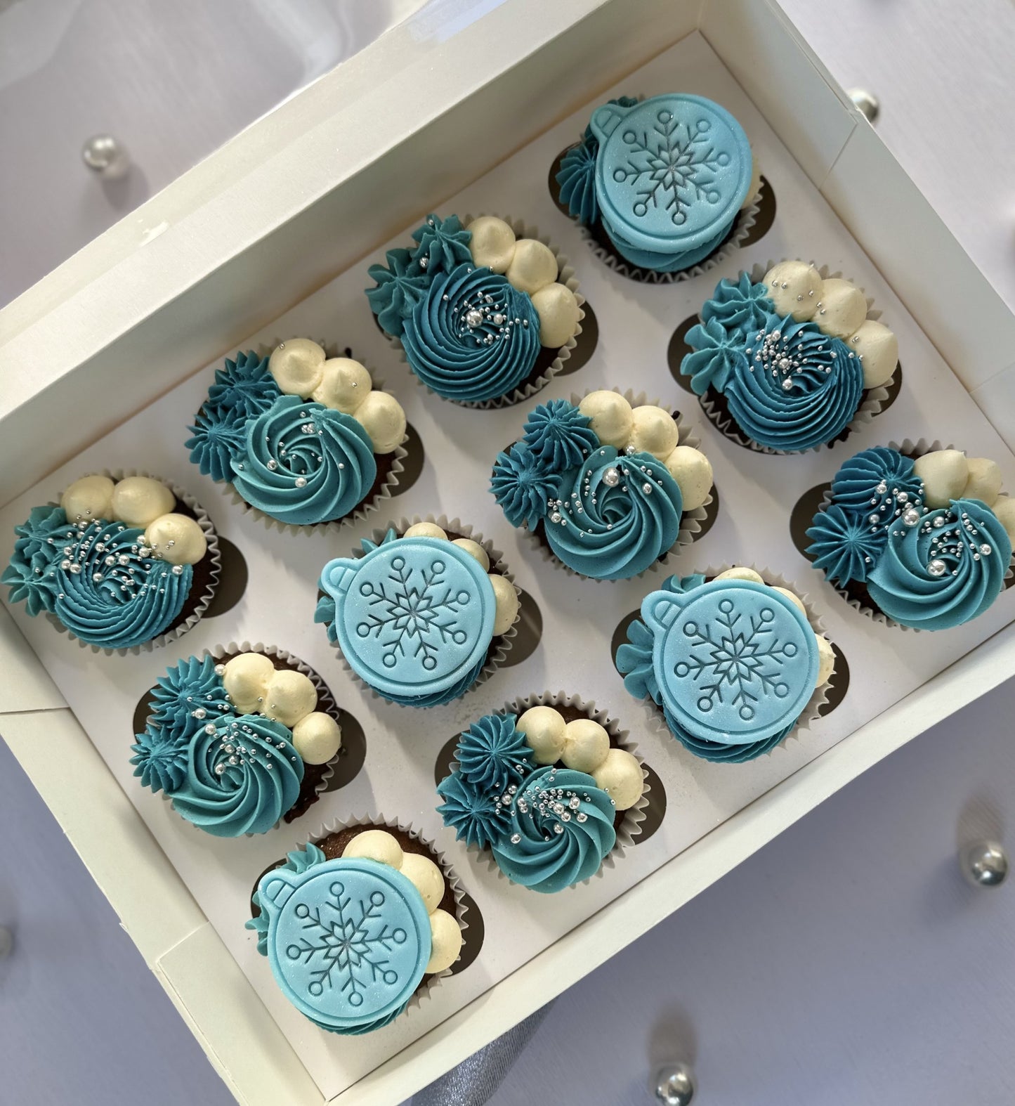 Christmas cupcakes - Snowflakes