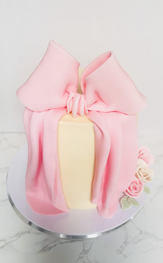 Bow cake