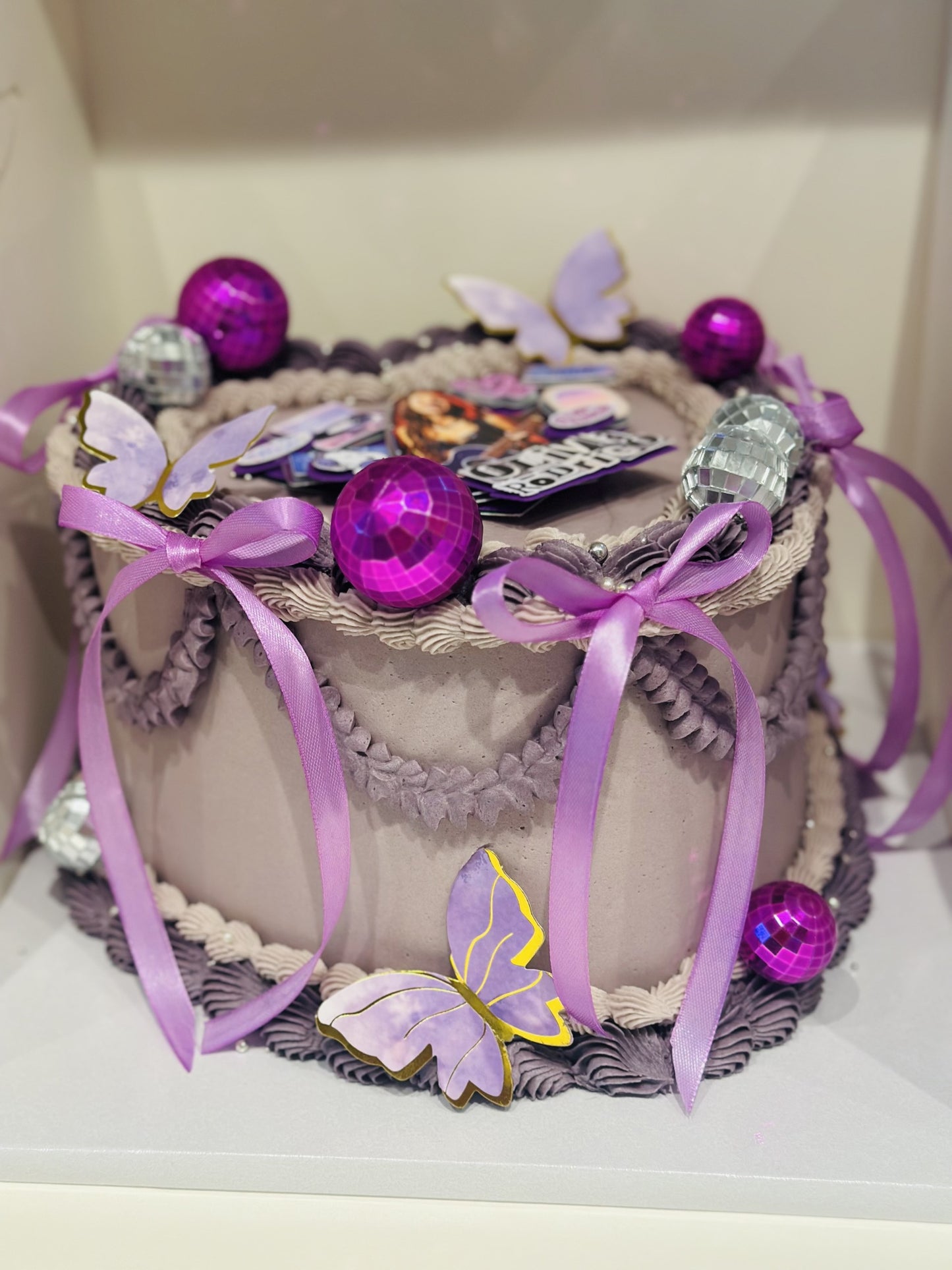 Vintage Heart Cake - Bespoke Themed