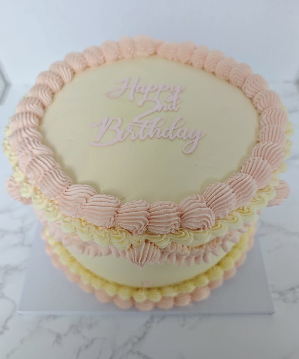 Vintage Round Cake - 10"