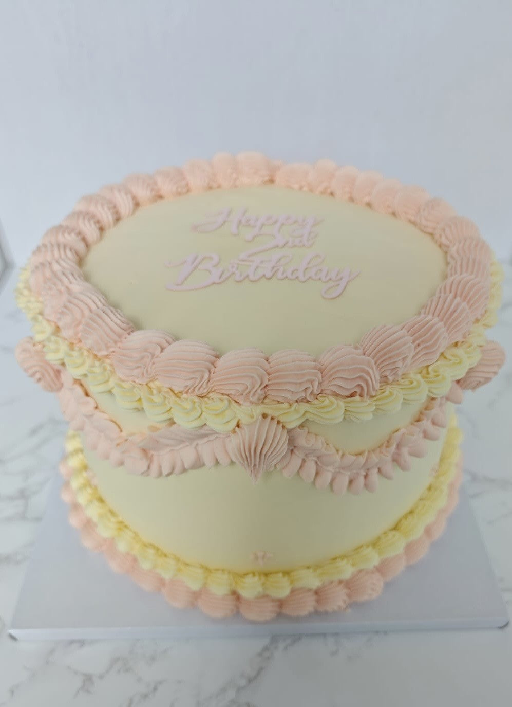 Vintage Round Cake - 10"